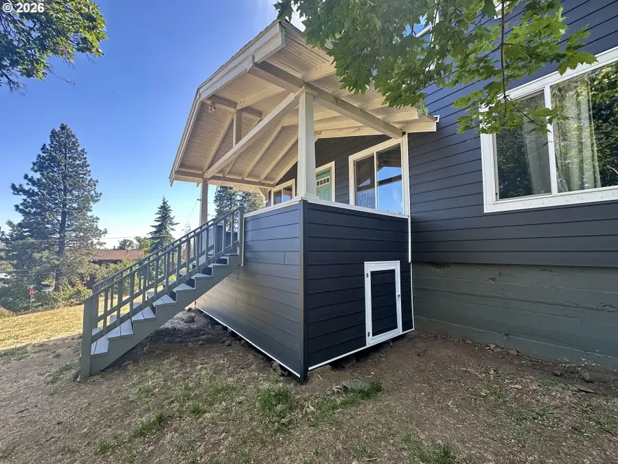 805 N Columbus Ave, Goldendale, WA 98620 - #3