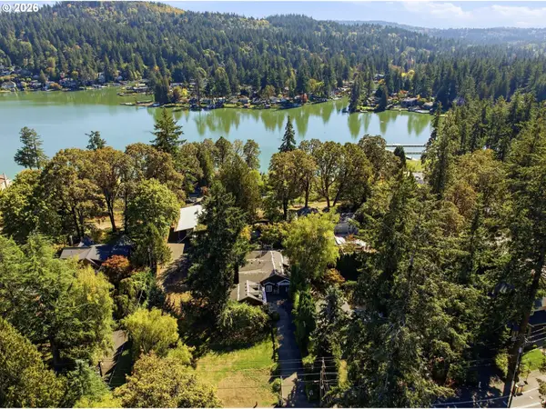 3750 Upper Dr, LakeOswego, OR 97035