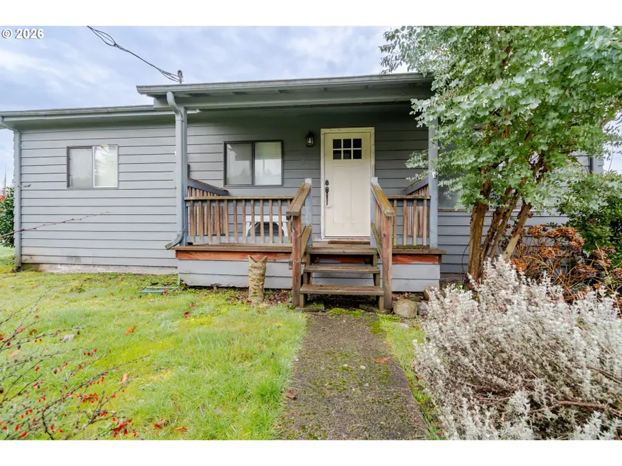 410 SW Broadway St, Mill City, OR 97360 - Image #2