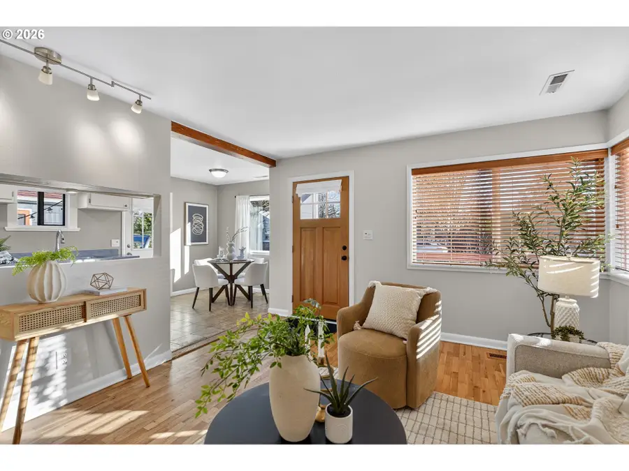 3929 SE 71st Ave, Portland, OR 97206 - Image #2