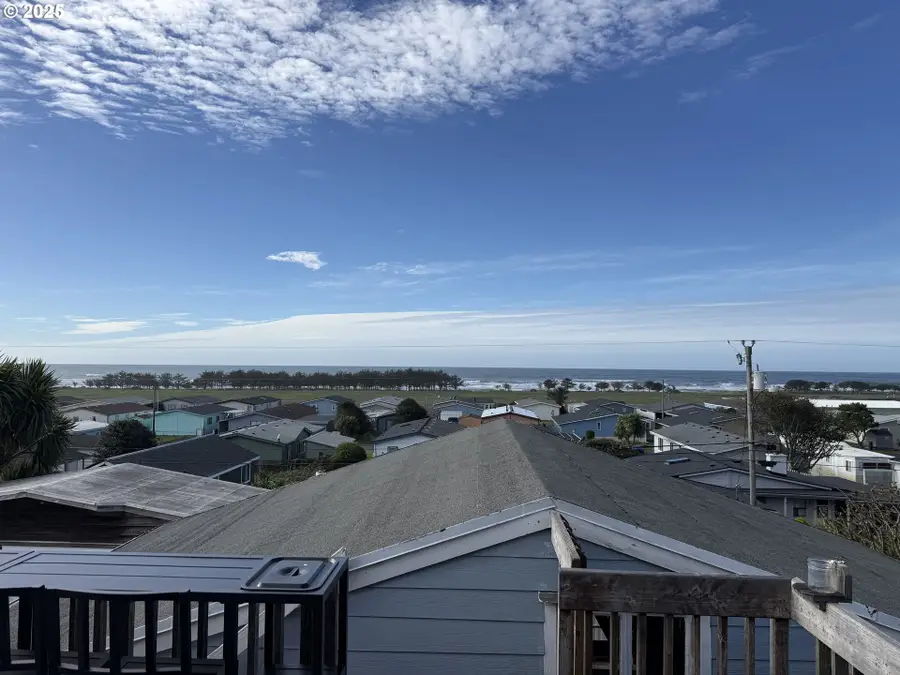 29730 Hillcrest St, Gold Beach, OR 97444 - Image #3