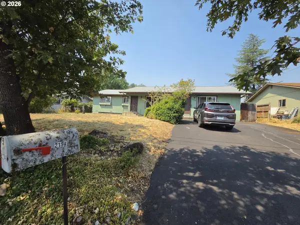 2194 NW Watters St, Roseburg, OR 97471