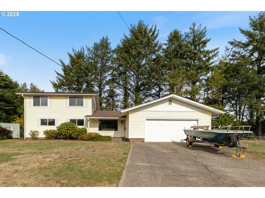 217 NE Chambers Ct, Newport, OR 97365 - Image #3