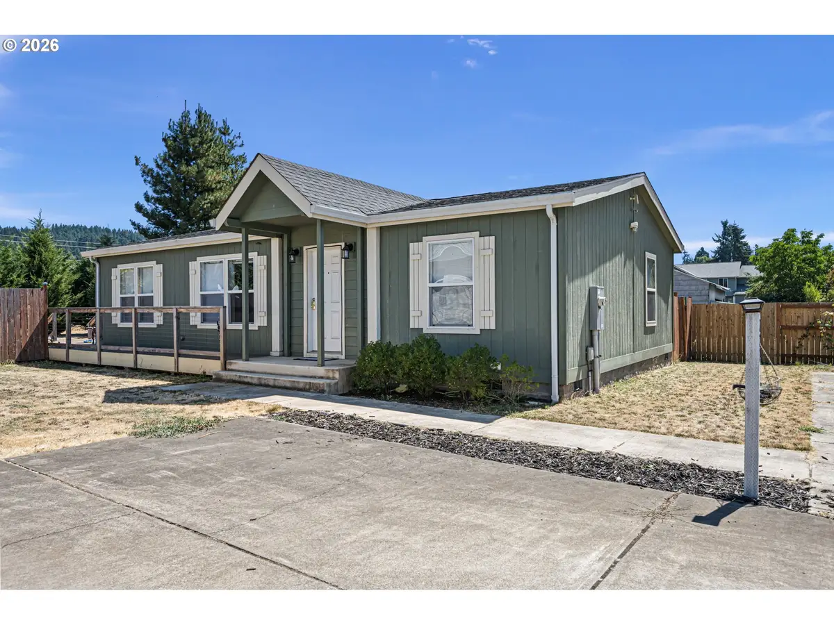 722 S 8th St, Cottage Grove, OR 97424 - #1
