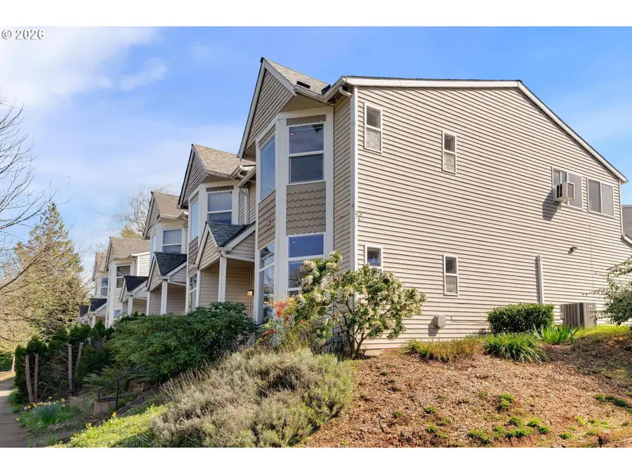 10324 NE Fargo St, Portland, OR 97220 - #3