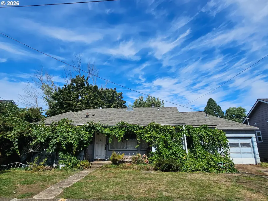 427 NE Yamhill St, Sheridan, OR 97378 - #2