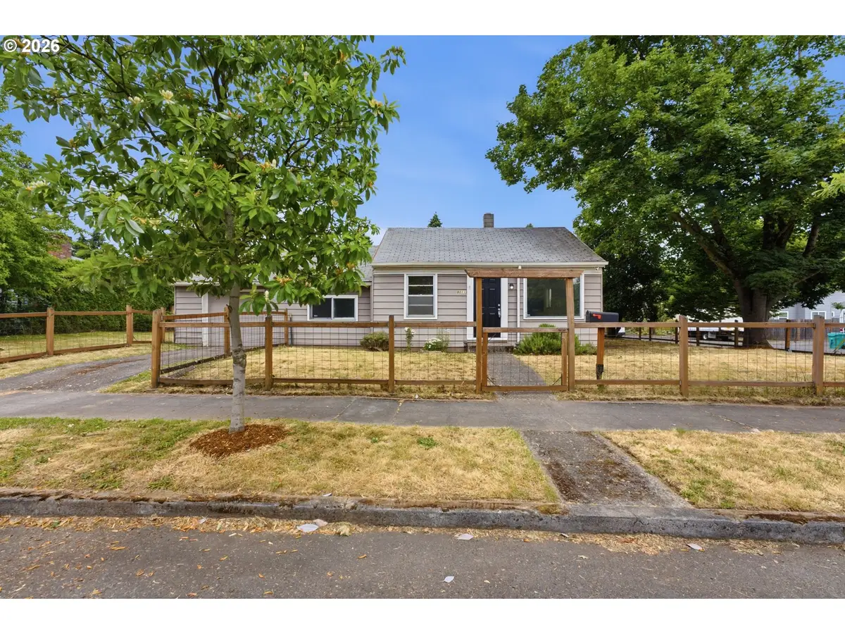 8011 N Clarendon Ave, Portland, OR 97203 - #1