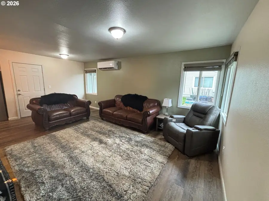 337 Cypress St, Longview, WA 98632 - Image #3