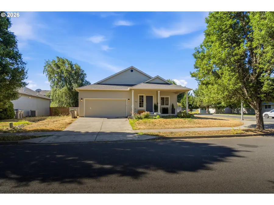 713 Heights Ave, Hood River, OR 97031 - #2