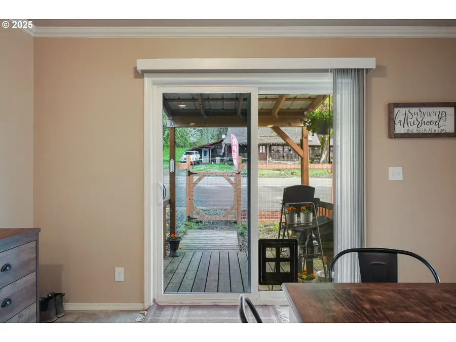 176 W Main St, Alsea, OR 97324 - Image #2