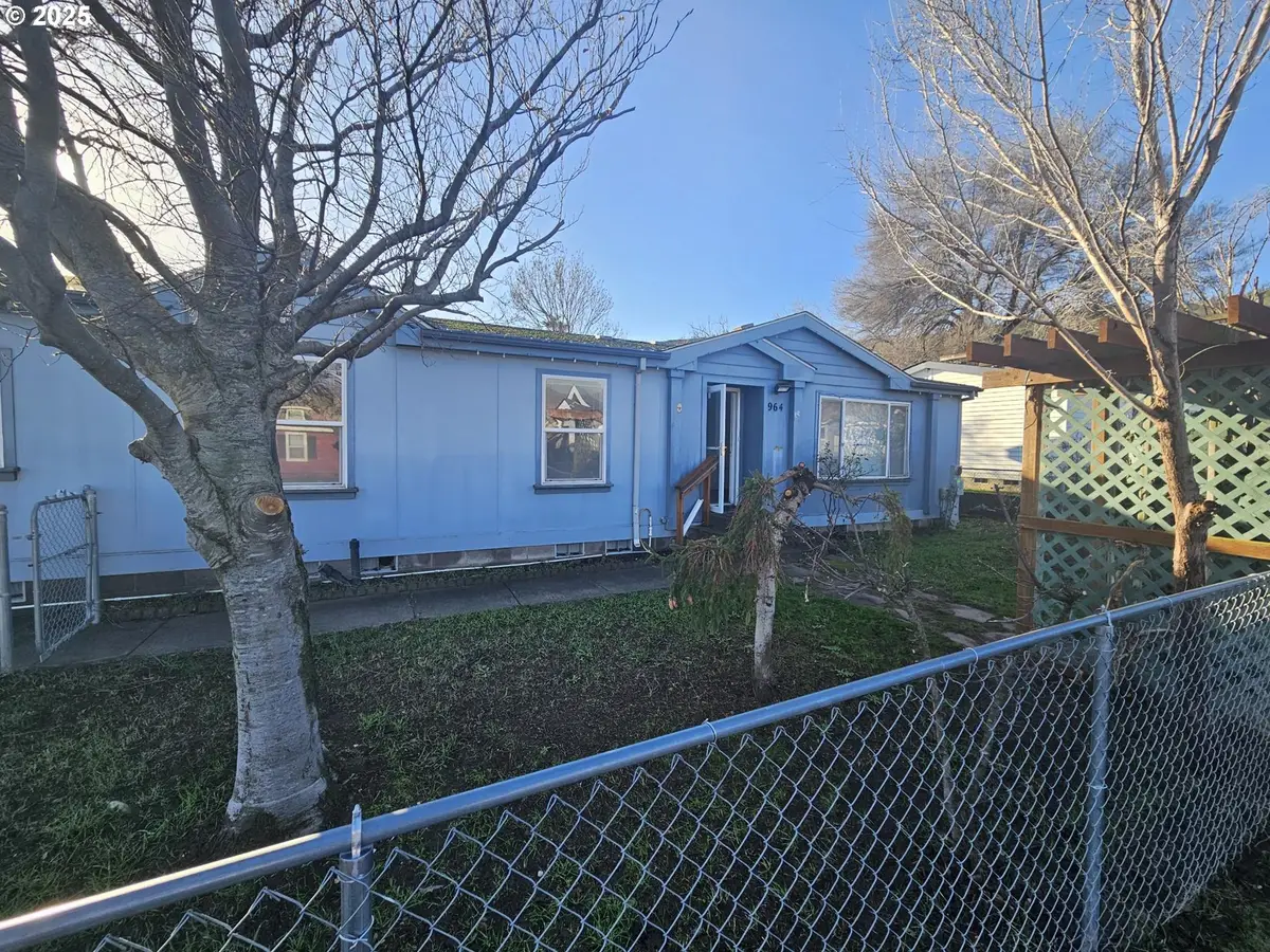964 Home St, The Dalles, OR 97058 - Image #1