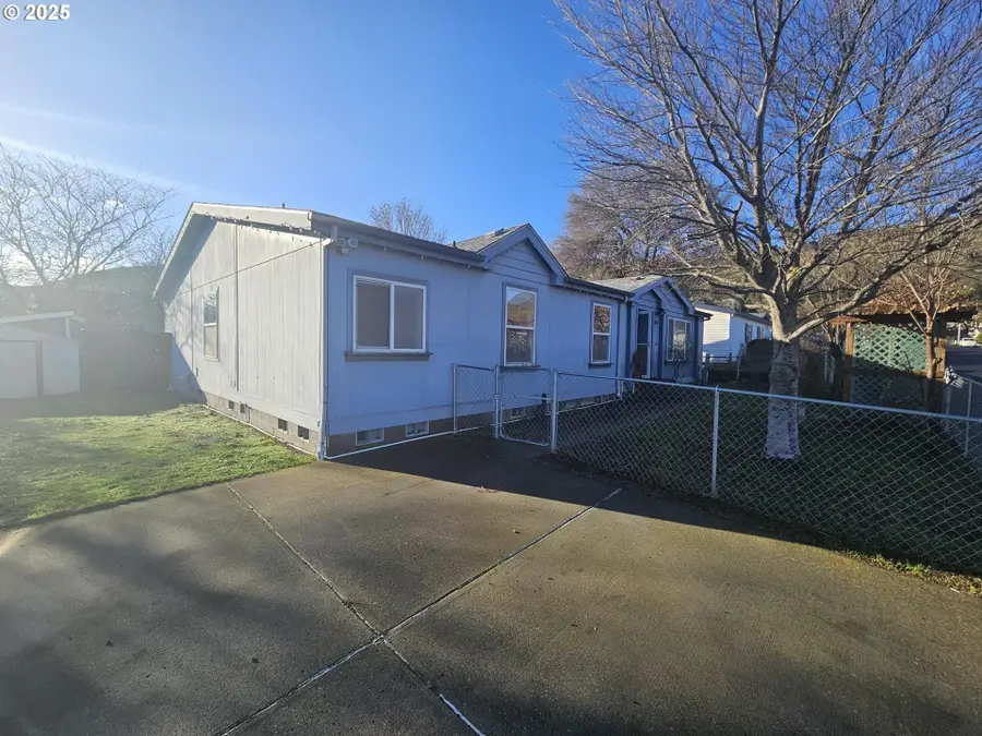 964 Home St, The Dalles, OR 97058 - Image #2