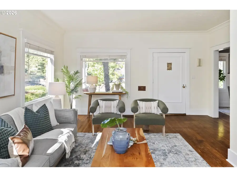 2136 SE Grant St, Portland, OR 97214 - #2