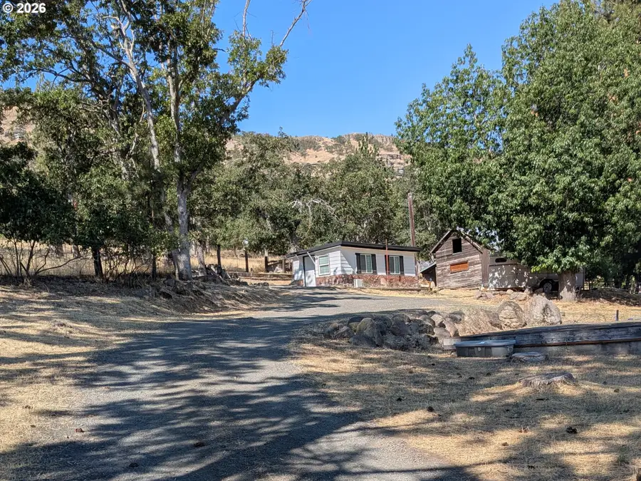 2514 W 10th St, The Dalles, OR 97058 - #3