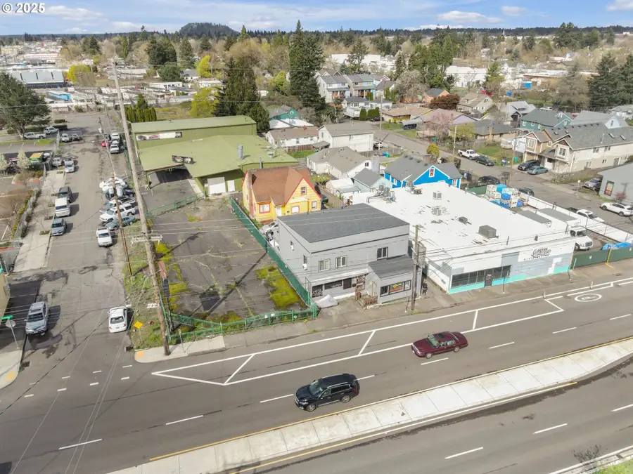 8325 SE Division St, Portland, OR 97266 - #2