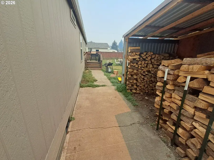 503 N 11th Ave, Elgin, OR 97827 - #2