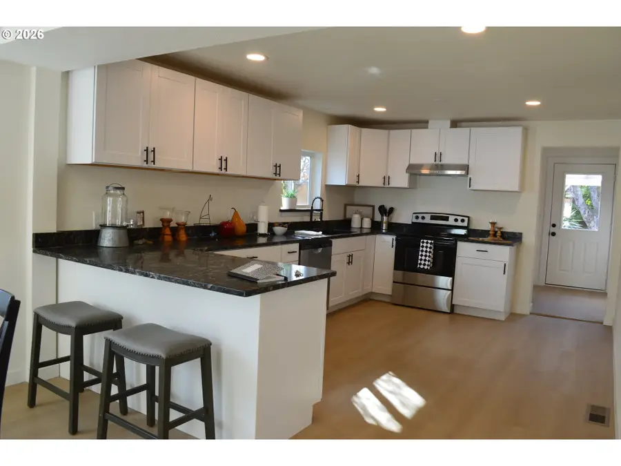 4245 SE 89th Ave, Portland, OR 97266 - #2