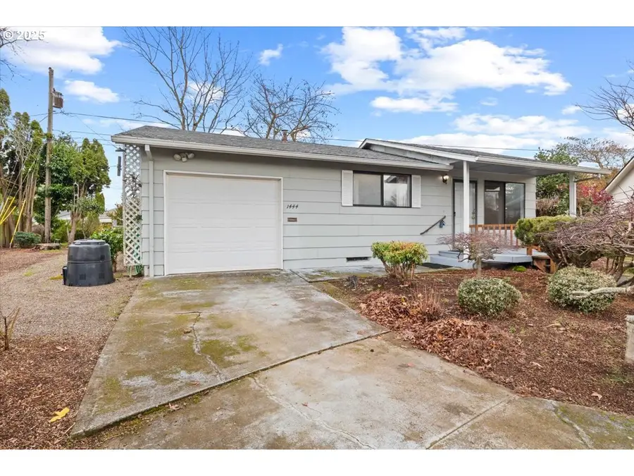 1444 Umpqua Ct, Woodburn, OR 97071 - Image #2