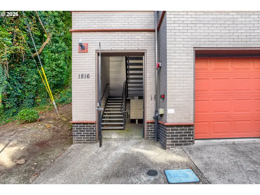 1816 SW 18th Ave #1, Portland, OR 97201 - #2