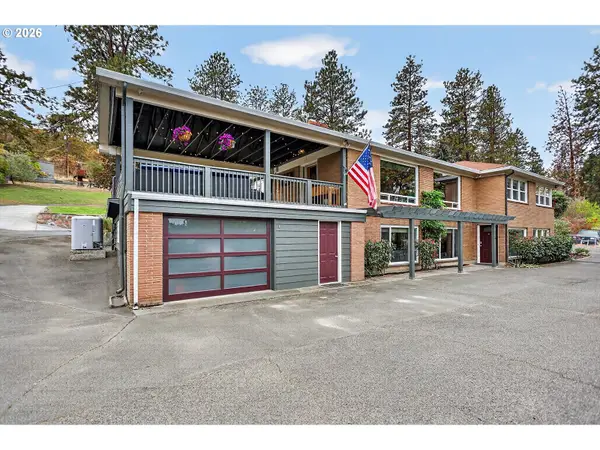 1716 W 13th St, TheDalles, OR 97058