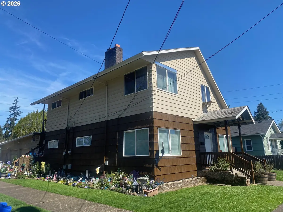 601 Ayers St, Kelso, WA 98626 - #1