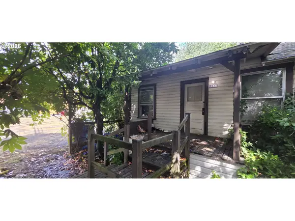 2037 E St, Washougal, WA 98671