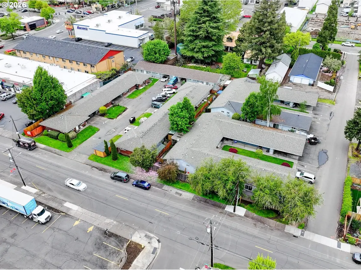 1049 SE Walnut St, Hillsboro, OR 97123 - #1