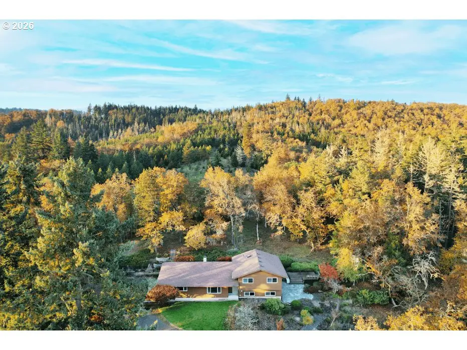 801 Colonial Rd, Roseburg, OR 97471 - #1