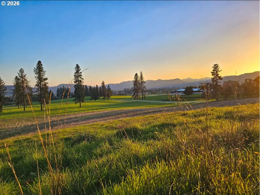 801 Colonial Rd, Roseburg, OR 97471 - #3