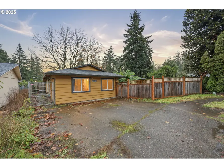 13228 SE Brooklyn Ct, Portland, OR 97236 - Image #2