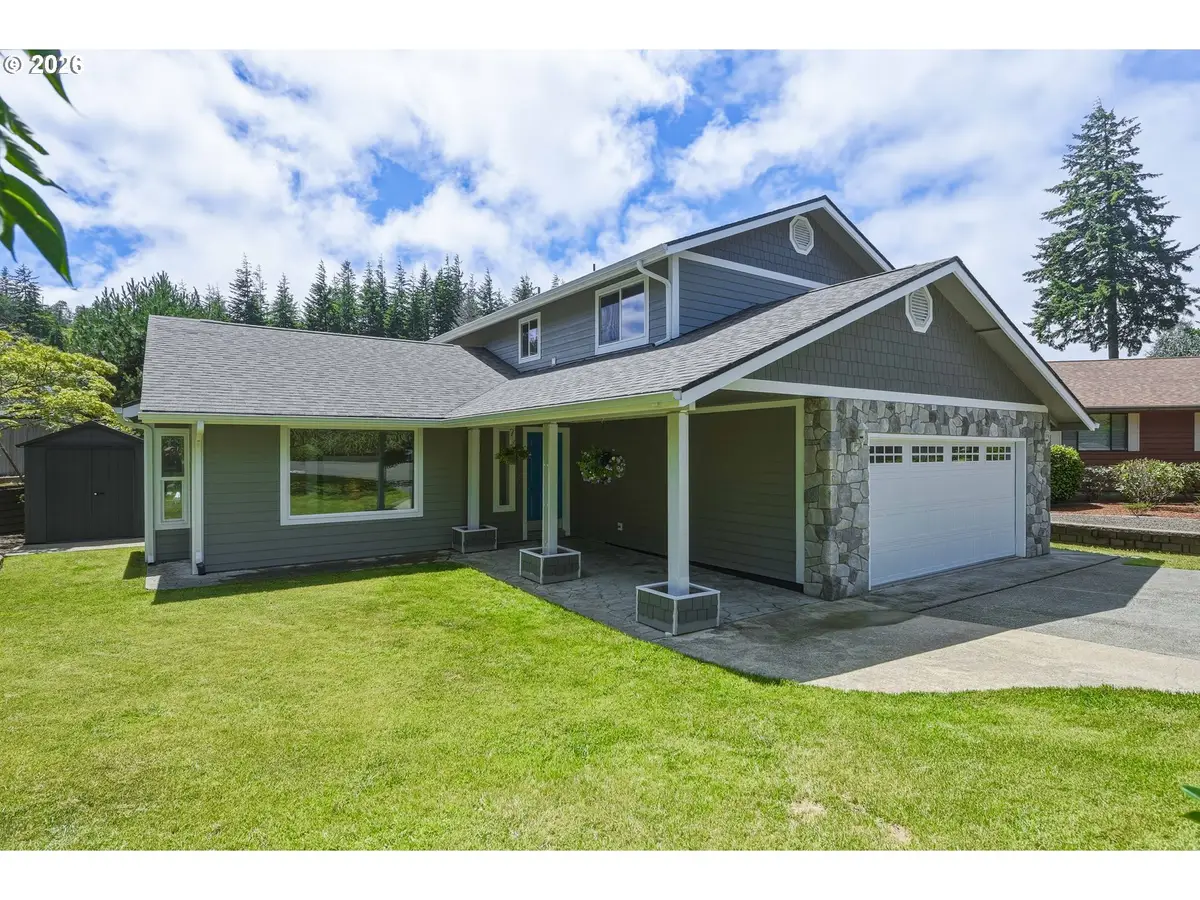1915 Fern Ct, Coos Bay, OR 97420 - #1
