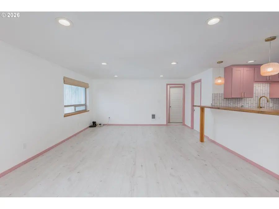 317 NE Benton St, Newport, OR 97365 - #3