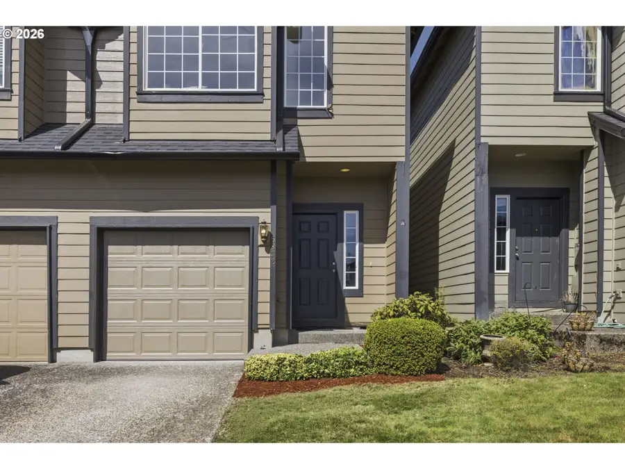 5832 SE Woodland Dr, Gresham, OR 97080 - #2