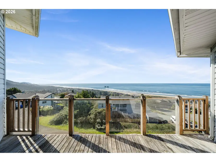 490 Pacific View Dr, Rockaway Beach, OR 97136 - #2