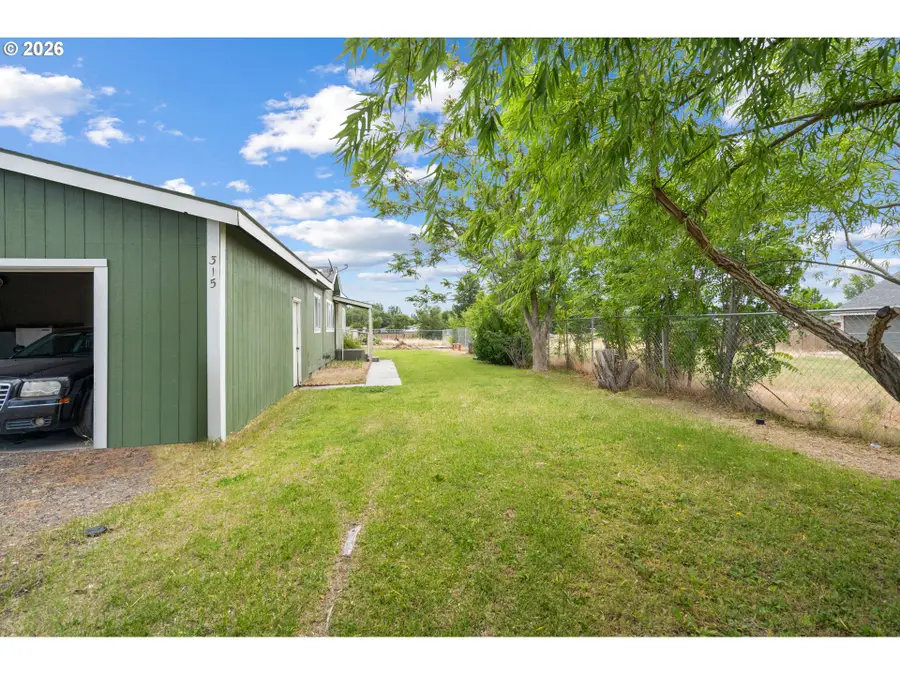 315 SE Third St, Irrigon, OR 97844 - #2