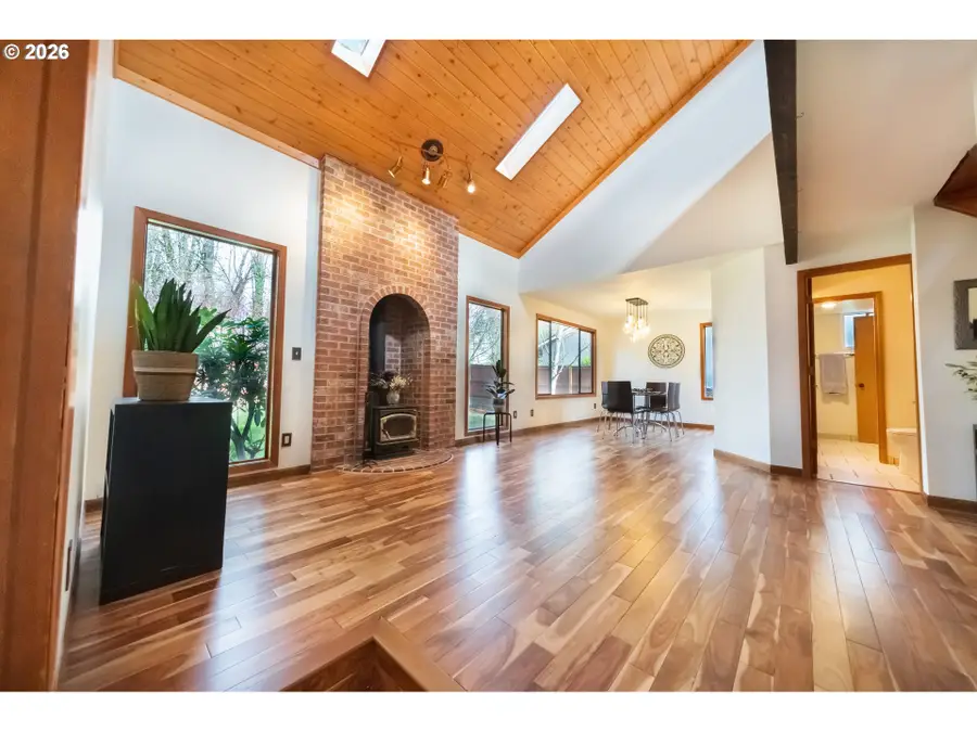 2235 SW Marigold St, Portland, OR 97219 - #3