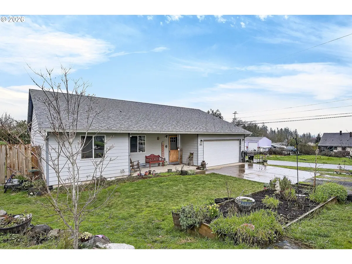 720 N Market St, Lafayette, OR 97127 - #1