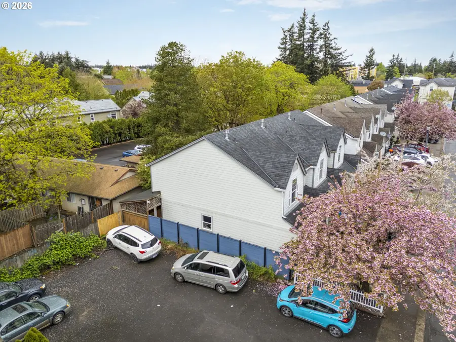 927 SE 193rd Ave, Gresham, OR 97233 - #2