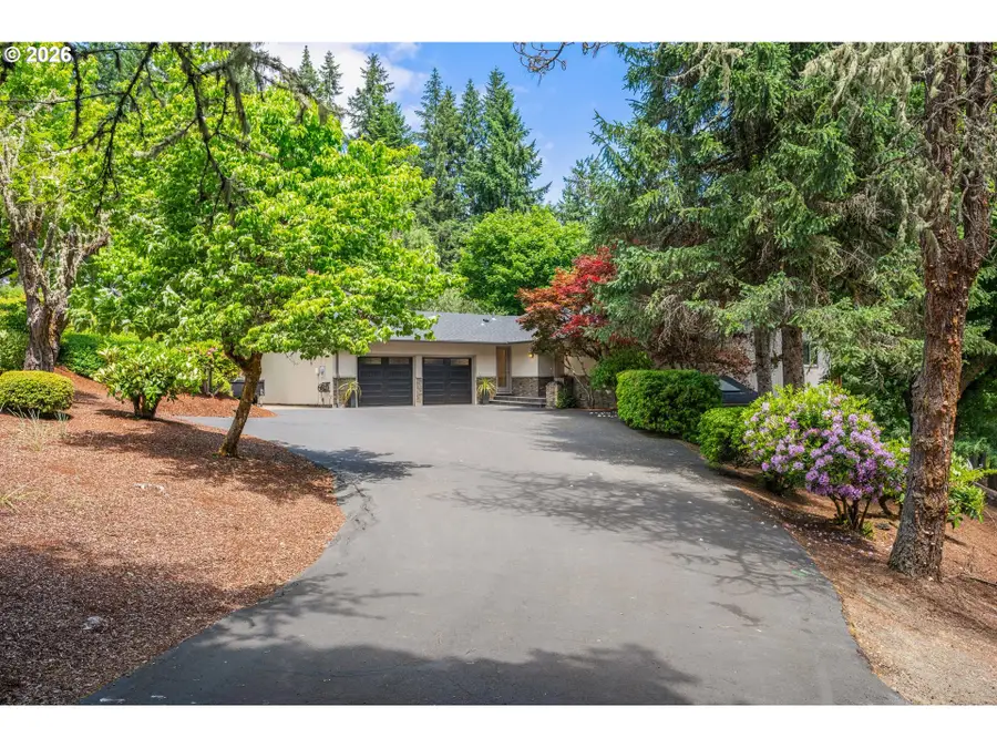 326 Talemena Dr, Cottage Grove, OR 97424 - #2