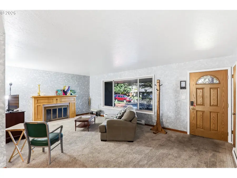 700 NE Donelson Rd, Hillsboro, OR 97124 - #3