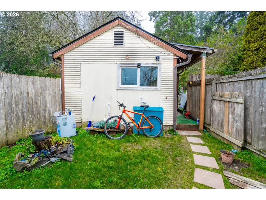 1702 Augusta St, Eugene, OR 97403 - Image #2