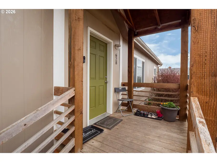 628 Stanley Ln, Harrisburg, OR 97446 - #3