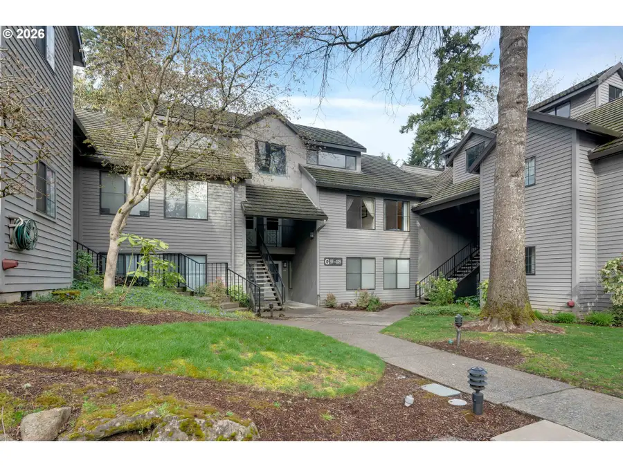 4000 Carman Dr #106, Lake Oswego, OR 97035 - #2