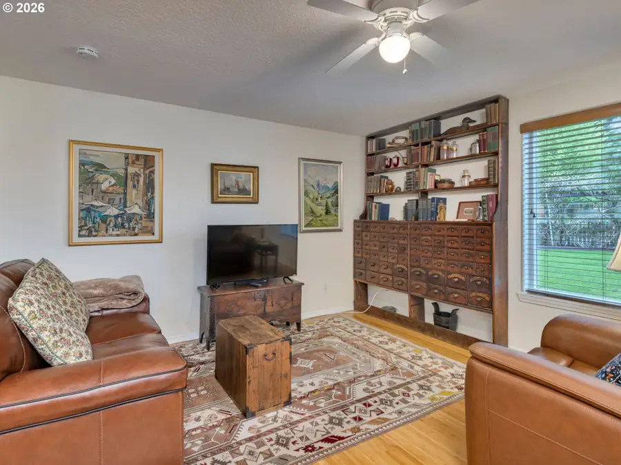 19220 Cokeron Dr, Oregon City, OR 97045 - #3