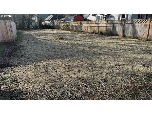 2109 E 26th St, Vancouver, WA 98661