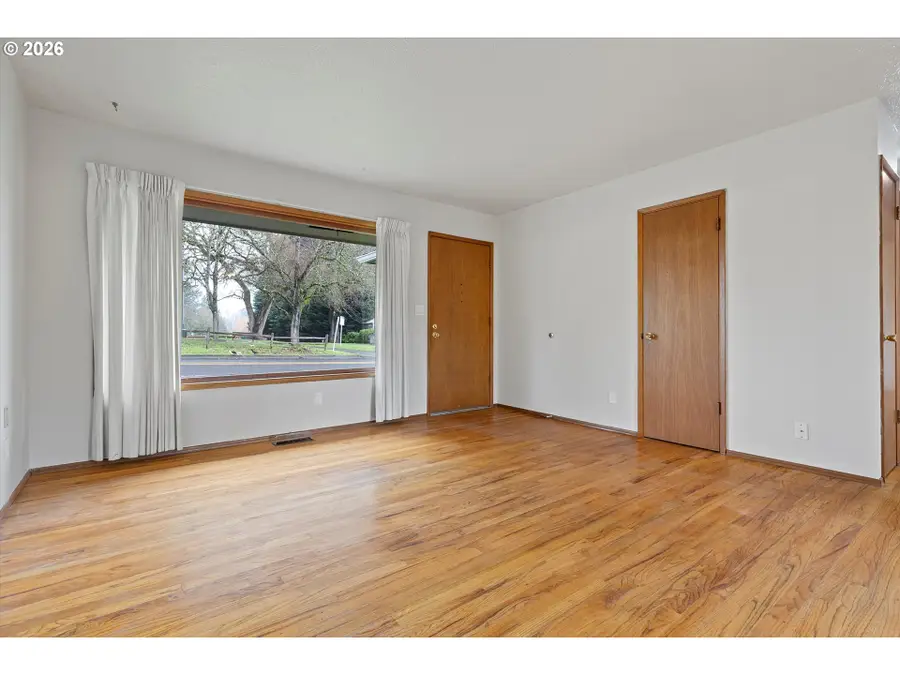 4010 SE Harvey St, Milwaukie, OR 97222 - Image #2