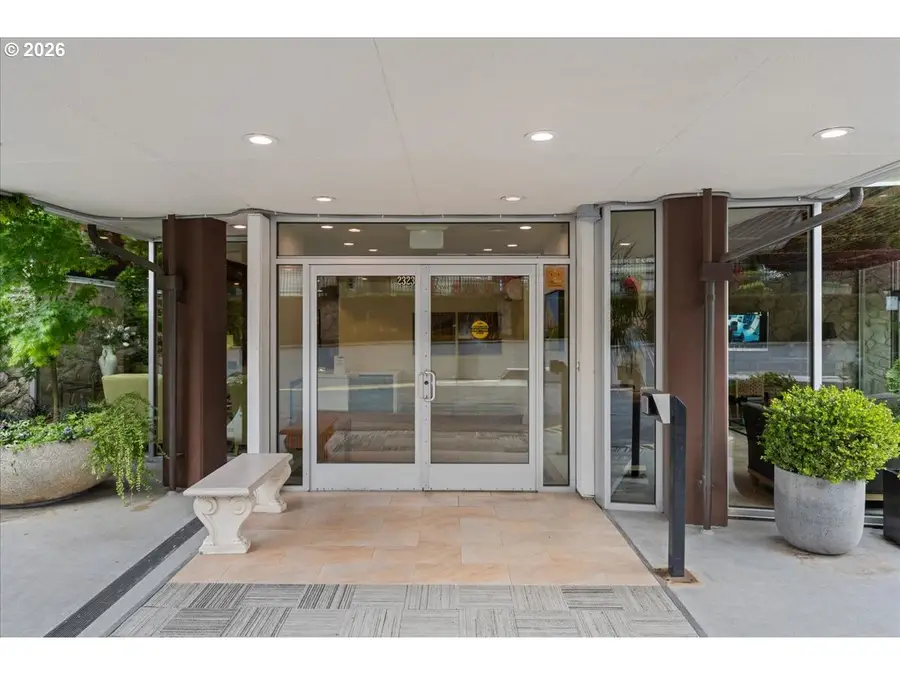 2323 SW Park Pl #706, Portland, OR 97205 - #2