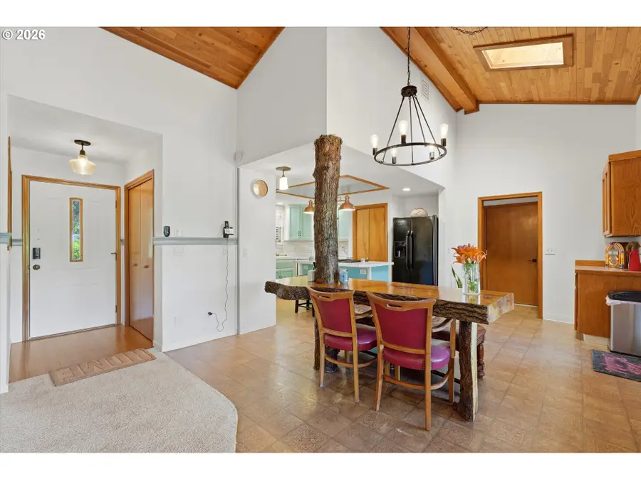 1050 NW Jackson St, Hillsboro, OR 97124 - #3