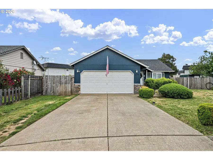1055 Ash Grove Loop, Creswell, OR 97426 - #2