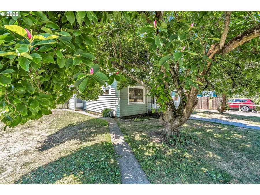 8906 N Willamette Blvd, Portland, OR 97203 - #3